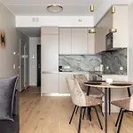 Laulupargi Lux * تالين